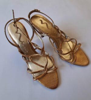 CHALAS DORADAS TACO SANDALIAS DORADAS MINGO